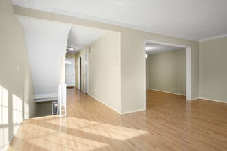 10533 Assembly Dr in Fairfax, VA - Foto de edificio - Building Photo