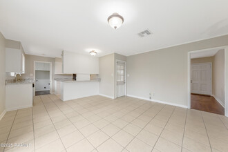 212 Leonie St in Lafayette, LA - Building Photo - Building Photo