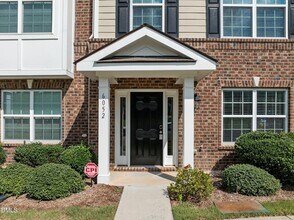 6052 Kentworth Dr, Unit 05-0204 in Holly Springs, NC - Building Photo - Building Photo