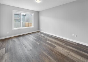 1376 Erker Cres NW in Edmonton, AB - Building Photo - Building Photo