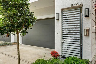 814a Olive St in Houston, TX - Building Photo - Building Photo
