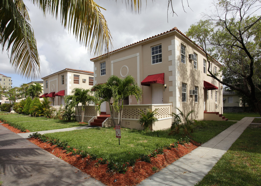 19 Sidonia Ave in Coral Gables, FL - Building Photo