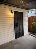 739 E Ashby Pl in San Antonio, TX - Building Photo