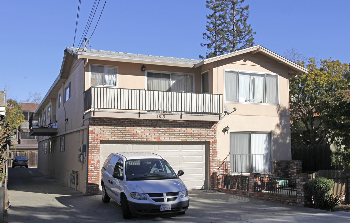 1813 Alameda Ave in Alameda, CA - Foto de edificio