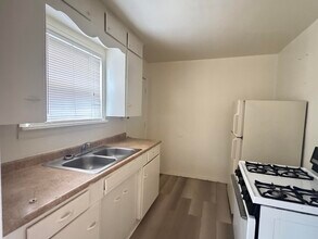 1016 Wilmoore Dr SE in Albuquerque, NM - Building Photo - Building Photo