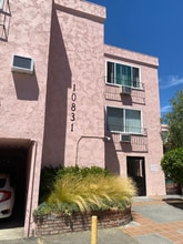 10831 Fruitland Dr in Los Angeles, CA - Foto de edificio - Building Photo