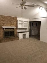 1011 Greenway Dr in Duncanville, TX - Building Photo - Building Photo