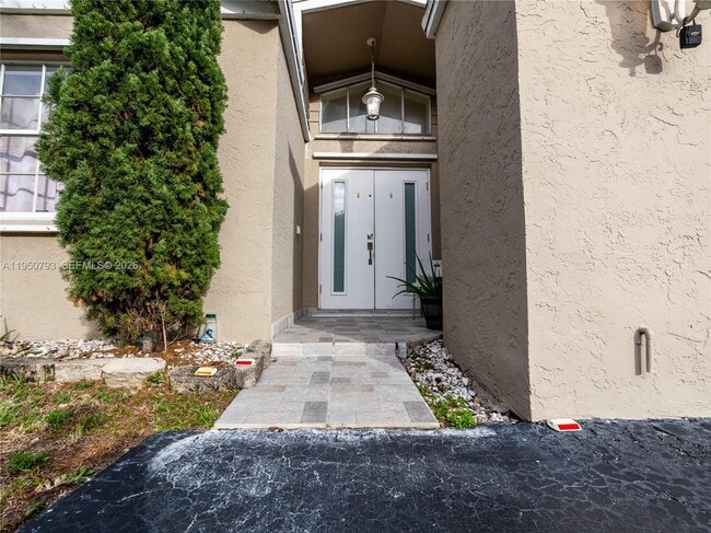 206 SW 159th Way in Sunrise, FL - Building Photo - Building Photo