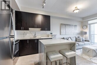 3600-3600 Hwy 7 in Vaughan, ON - Building Photo - Building Photo