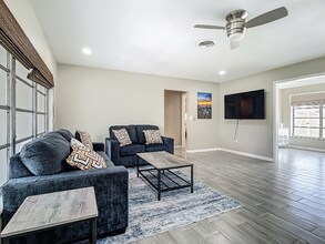 1160 Linden Rd in Venice, FL - Building Photo - Building Photo