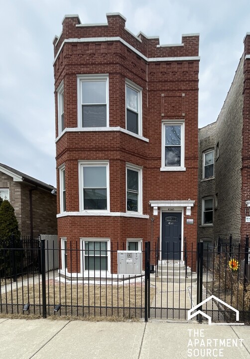 4340 W Shakespeare Ave, Unit Garden in Chicago, IL - Foto de edificio