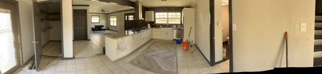 2708 County Road 686 in Brazoria, TX - Foto de edificio - Building Photo