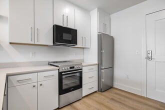 238 Deer St in Portsmouth, NH - Building Photo - Building Photo