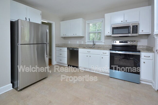 property at 2405 Albany St