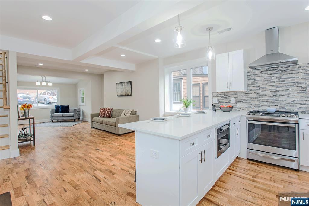 2389 3rd St in Fort Lee, NJ - Building Photo