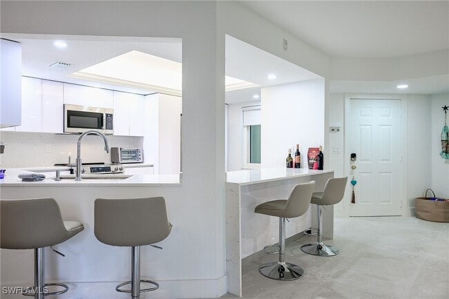 592 Beachwalk Cir