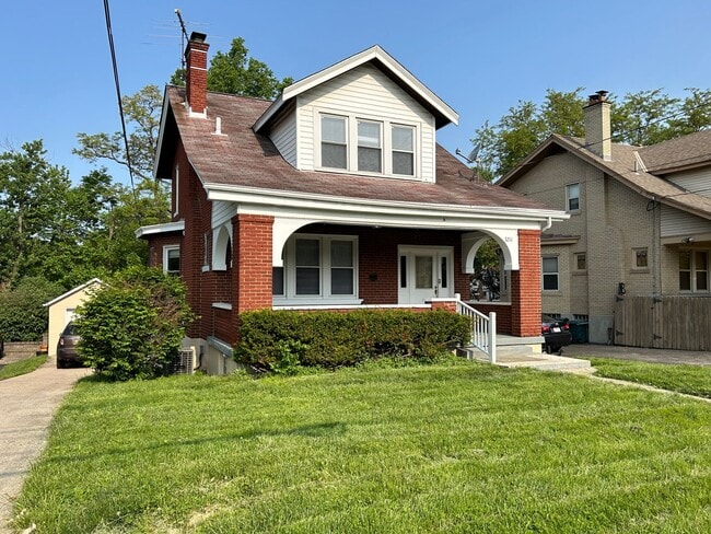 3211 Glenmore Ave