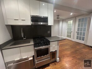 East 25th Street in New York, NY - Building Photo - Building Photo
