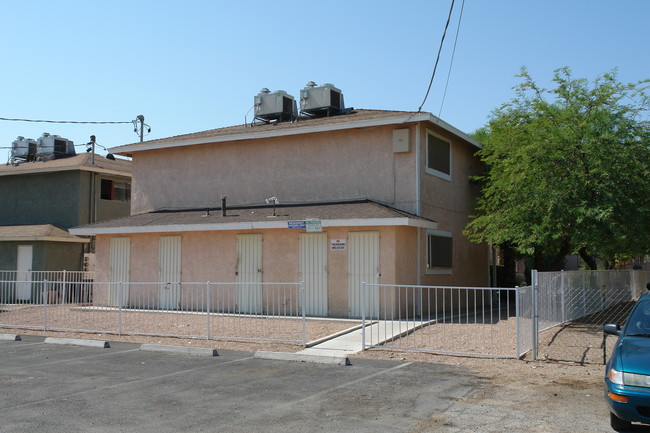 1528 Cobb Ln in Las Vegas, NV - Foto de edificio - Building Photo