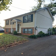 1028 Long Meadows Dr in Lynchburg, VA - Building Photo - Building Photo