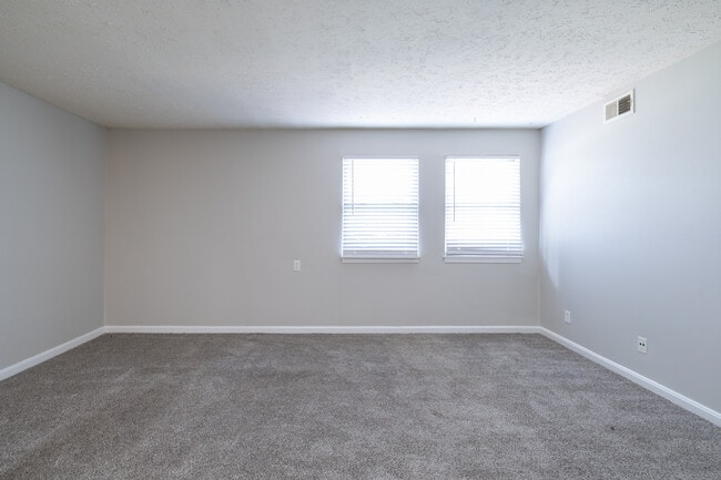 Newberry Parc in Louisville, KY - Foto de edificio - Interior Photo