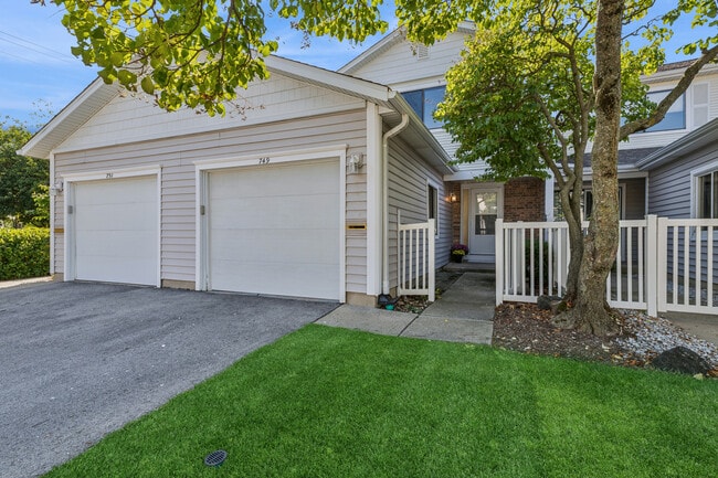 property at 749 Lakeview Point