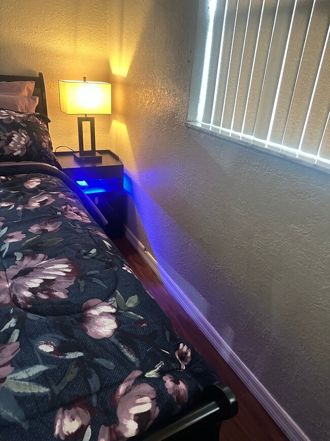 5107 Cochita Dr, Unit Room for Rent in Orlando, FL - Foto de edificio - Building Photo