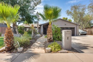 2933 W Muriel Dr in Phoenix, AZ - Building Photo - Building Photo