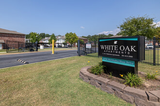 White Oak Apartments in North Little Rock, AR - Building Photo - Building Photo