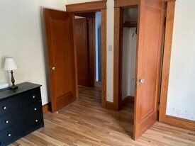 411 NE Main St, Unit B in Douglas, MA - Building Photo