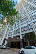 5445 N Sheridan Rd in Chicago, IL - Building Photo