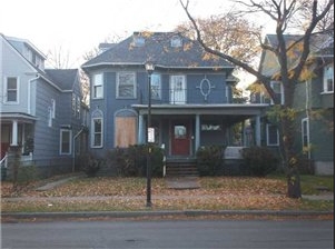 325 Goodman St in Rochester, NY - Building Photo