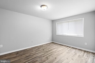 225 43rd Rd NE, Unit 104 in Washington, DC - Building Photo - Building Photo