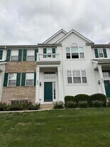 623 Lincoln Station Dr, Unit 3 in Oswego, IL - Building Photo