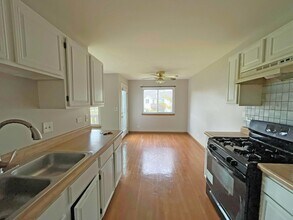 328 Mulberry Ct in Bartlett, IL - Building Photo - Building Photo