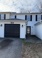 114 Herndon Ln in Berea, KY - Building Photo