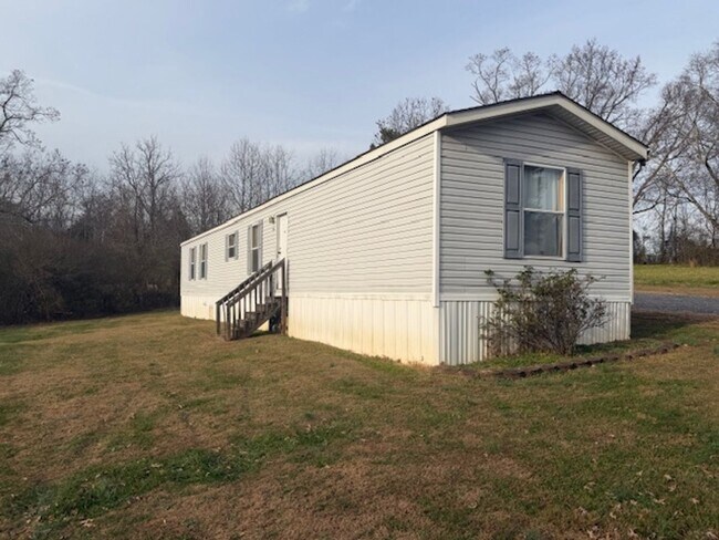 761 Fish Dam Creek Rd in Millers Creek, NC - Building Photo - Building Photo