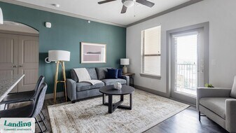 12500 Shadowglen Trce in Manor, TX - Building Photo