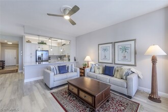 460 Launch Cir in Naples, FL - Building Photo - Building Photo