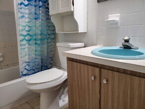 820 Pineland Ave in Venice, FL - Building Photo - Building Photo