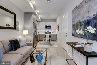 1420 North Capitol St NW-Unit -201 in Washington, DC - Building Photo - Building Photo