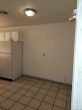 2553 Ellis St, Unit C in North Las Vegas, NV - Building Photo - Building Photo