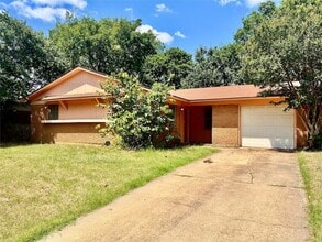 3809 Titan Trail, Unit 0621 in Denton, TX - Building Photo - Building Photo