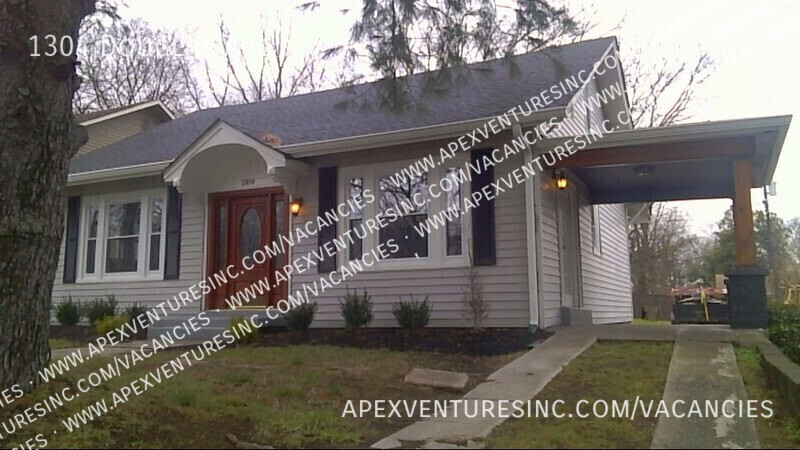 1304 Douglas Ave in Nashville, TN - Foto de edificio
