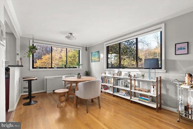 2725 39th St NW in Washington, DC - Building Photo - Building Photo