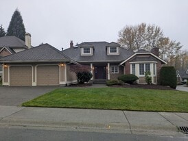 33101 12th Ct SW in Federal Way, WA - Building Photo