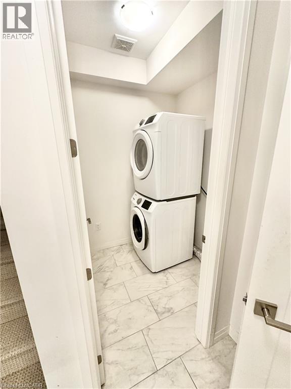 16 Ritchie Ln in Ancaster, ON - Building Photo - Building Photo