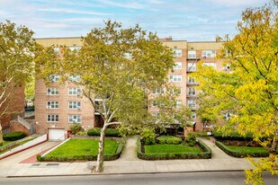 9231 57th Ave in Flushing, NY - Building Photo