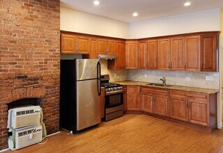 244 Whiton St, Unit 1st FL in Jersey City, NJ - Foto de edificio - Building Photo