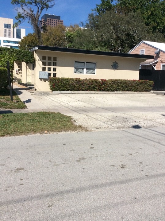 15 SE 10th St, Unit 2 in Fort Lauderdale, FL - Building Photo